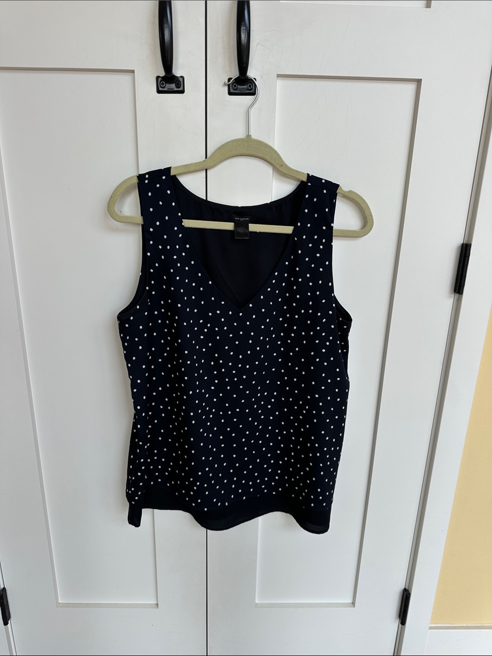 Ann Taylor Navy Polka Dot V-Neck Blouse Size L
